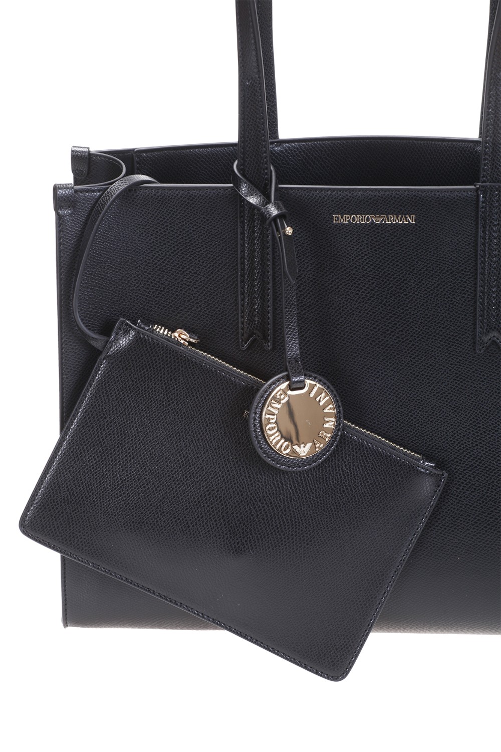 shop EMPORIO ARMANI  Borsa: Emporio Armani shopper con charm logato.
Shopper in similpelle. 
Portafoglio interno e chiusura con zip.
Tinta unita.
Doppio manico.
Logo.
Dimensioni: 20 x 35 x 11 cm.
Composizione 100% Poliuretanica
Fabbricato in Cina.. Y3D244 YH15A-81386 number 3621615